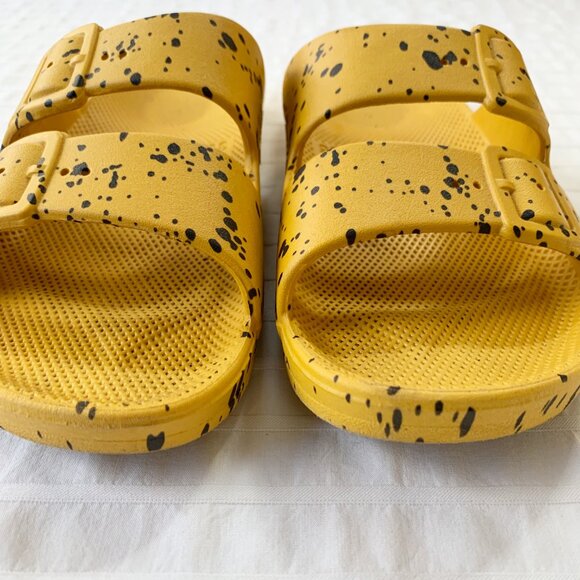 Freedom Moses Slides Sandals • 35 / 36 (Women’s 5/6) - Picture 2 of 8